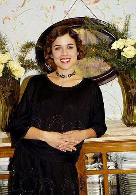 阿德丽安娜·尤加